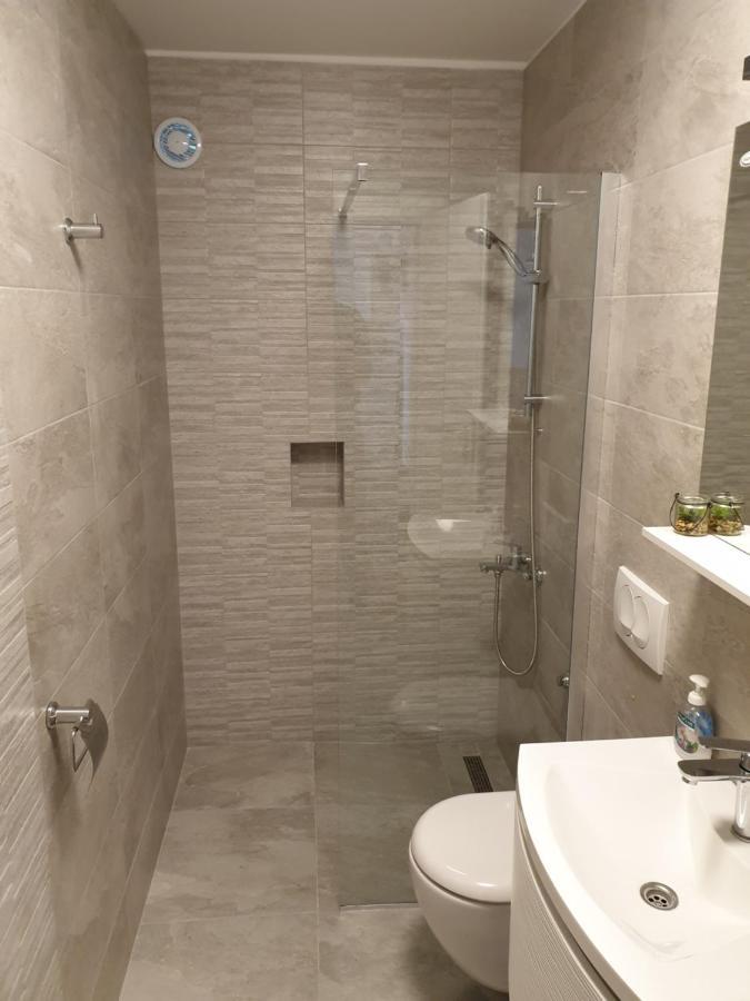 Apartment Fabijanic Паг Екстериор снимка